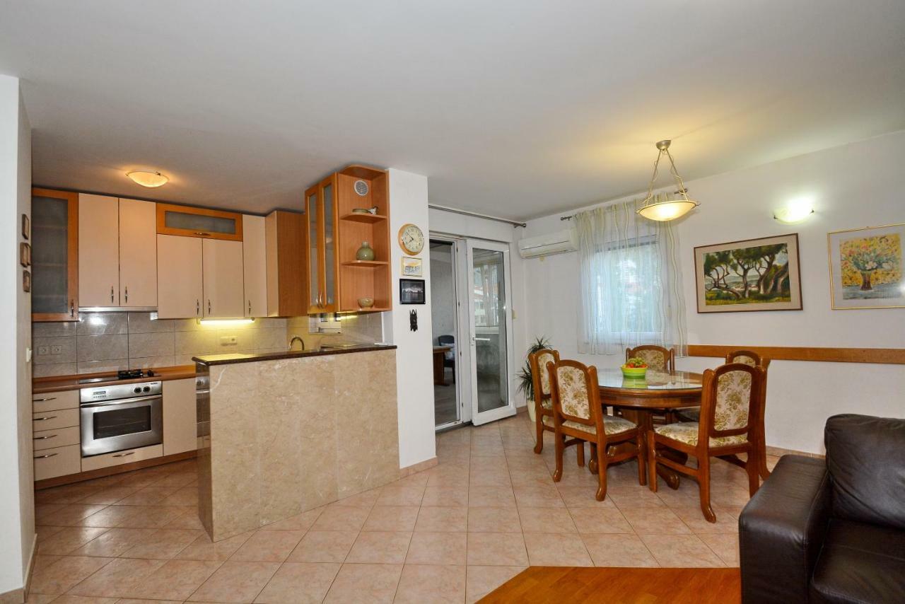 Apartman Vanja Omiš Exterior foto