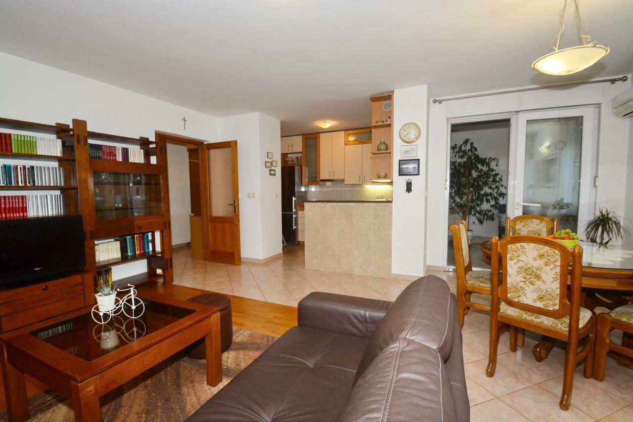 Apartman Vanja Omiš Exterior foto